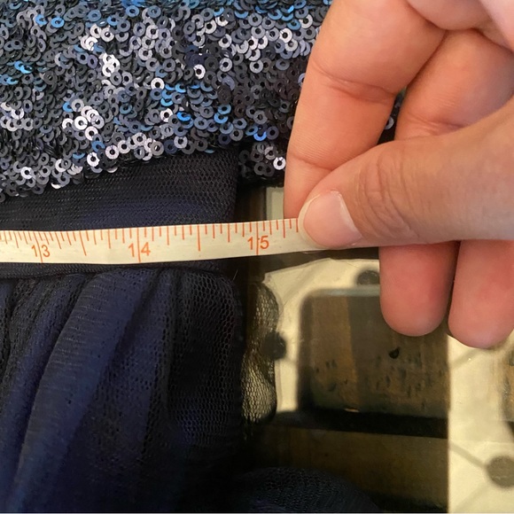 Vera Wang Sequin and Tule Navy Metallic Knee Length size 8 - Picture 7 of 16